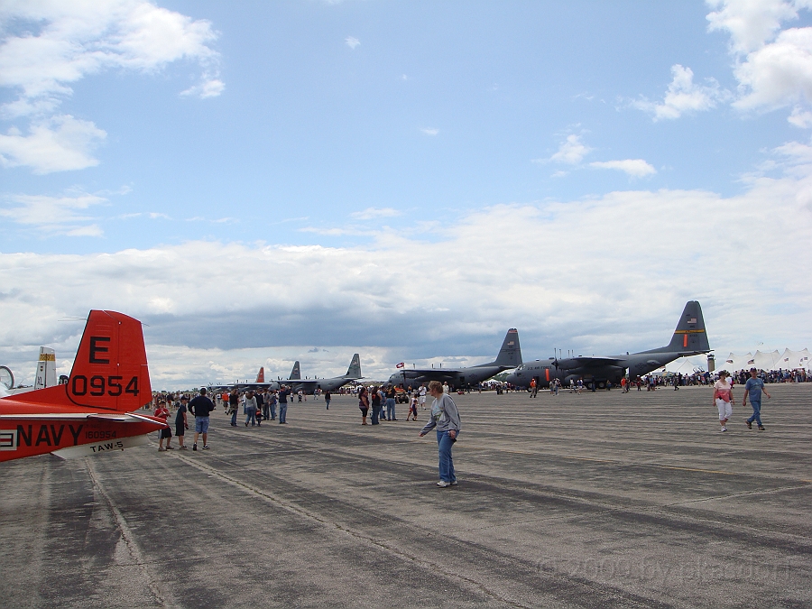 Willow Run Airshow [2009 July 18] 029.JPG - Scenes from the Thunder Over Michigan Air Show at Willow Run Airport